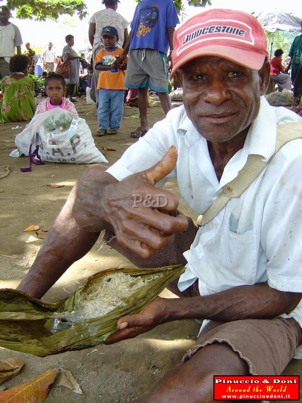 Papua Mercato di Kimbe (New Britain) - 5.jpg